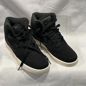 NIKE EBERNON MID SE WOMENS W5.5